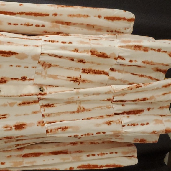 New Directions Tiered Tunic - Picture 4 of 10